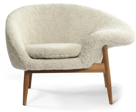 Warm Nordic Fried Egg Høyre Lenestol Saueskinn Moonlight